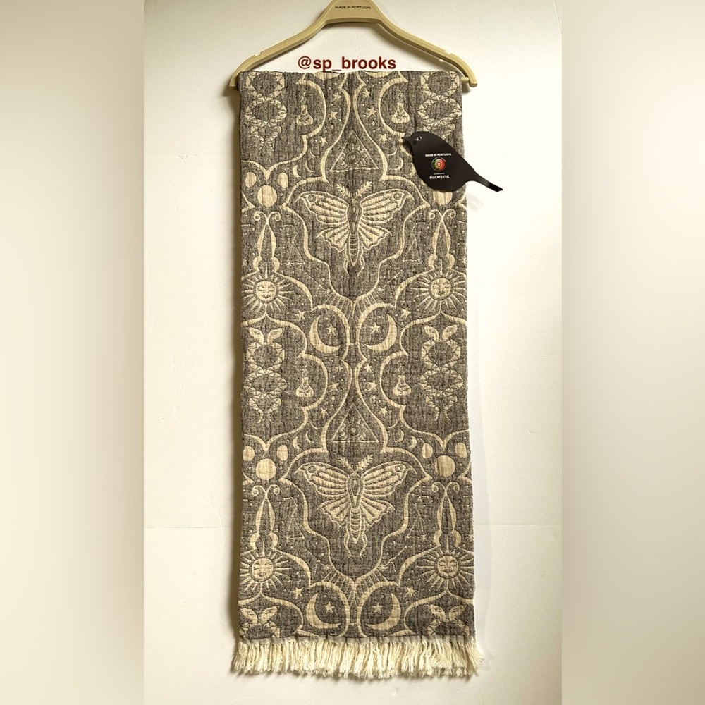 🎁Piscatextil Halloween Throw Blanket - Dark Navy and Bone - Halloween Icon Throw